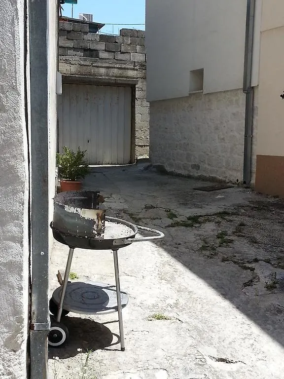 Apartment Marija Τρογκίρ