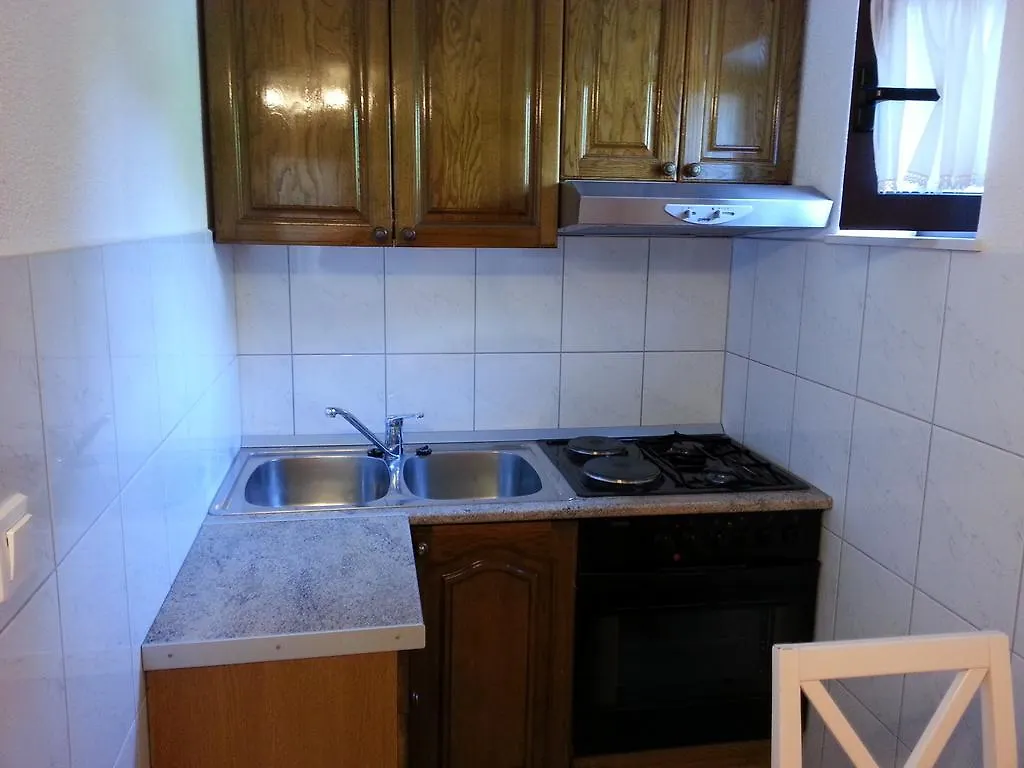 Apartment Marija Τρογκίρ