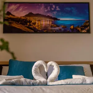 https://exclusive-apartment-with-a-view-of-prague-castle-and.praguehotelsweb.com